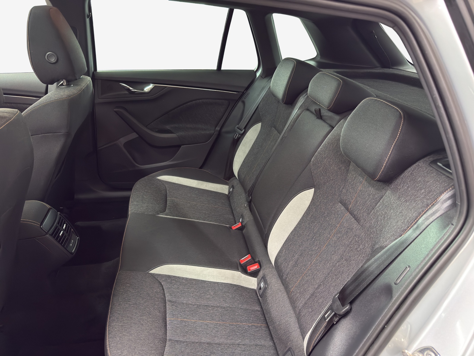 SKODA Kamiq 1.5 TSI ACT Style DSG-image-11
