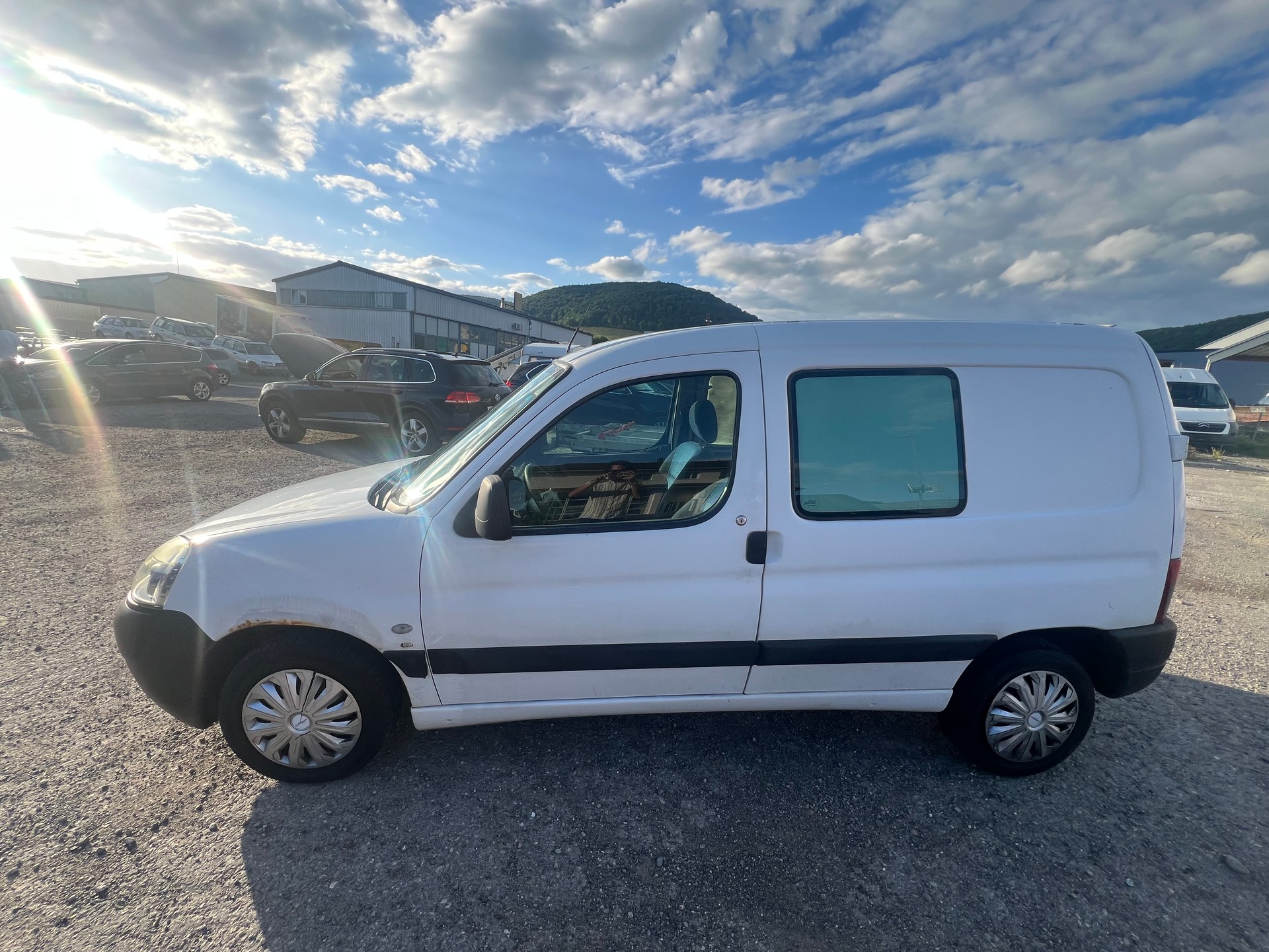 PEUGEOT Partner 2.0 HDI 190 C (SPE)-image-3