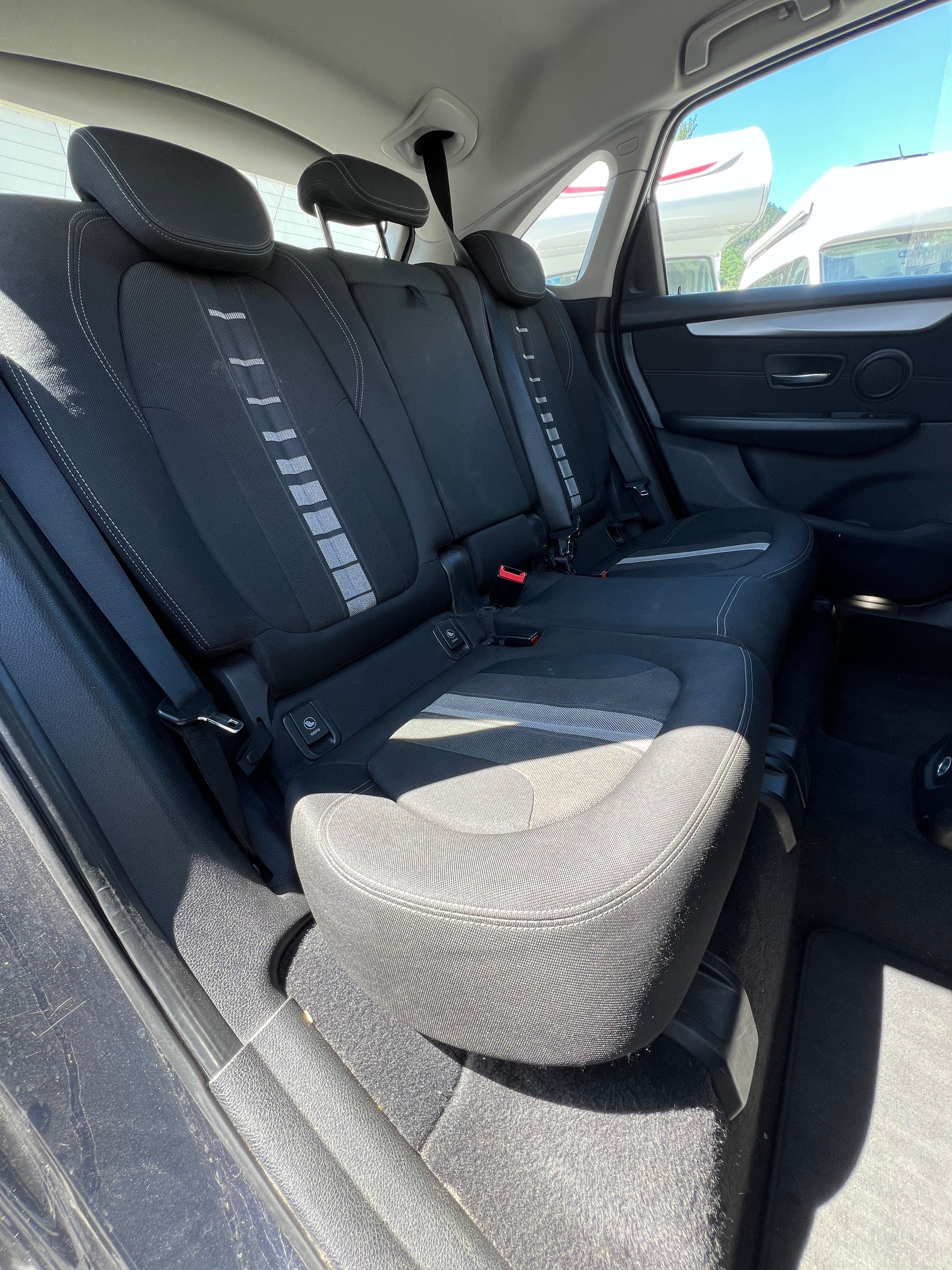 BMW 218i Active Tourer-image-12