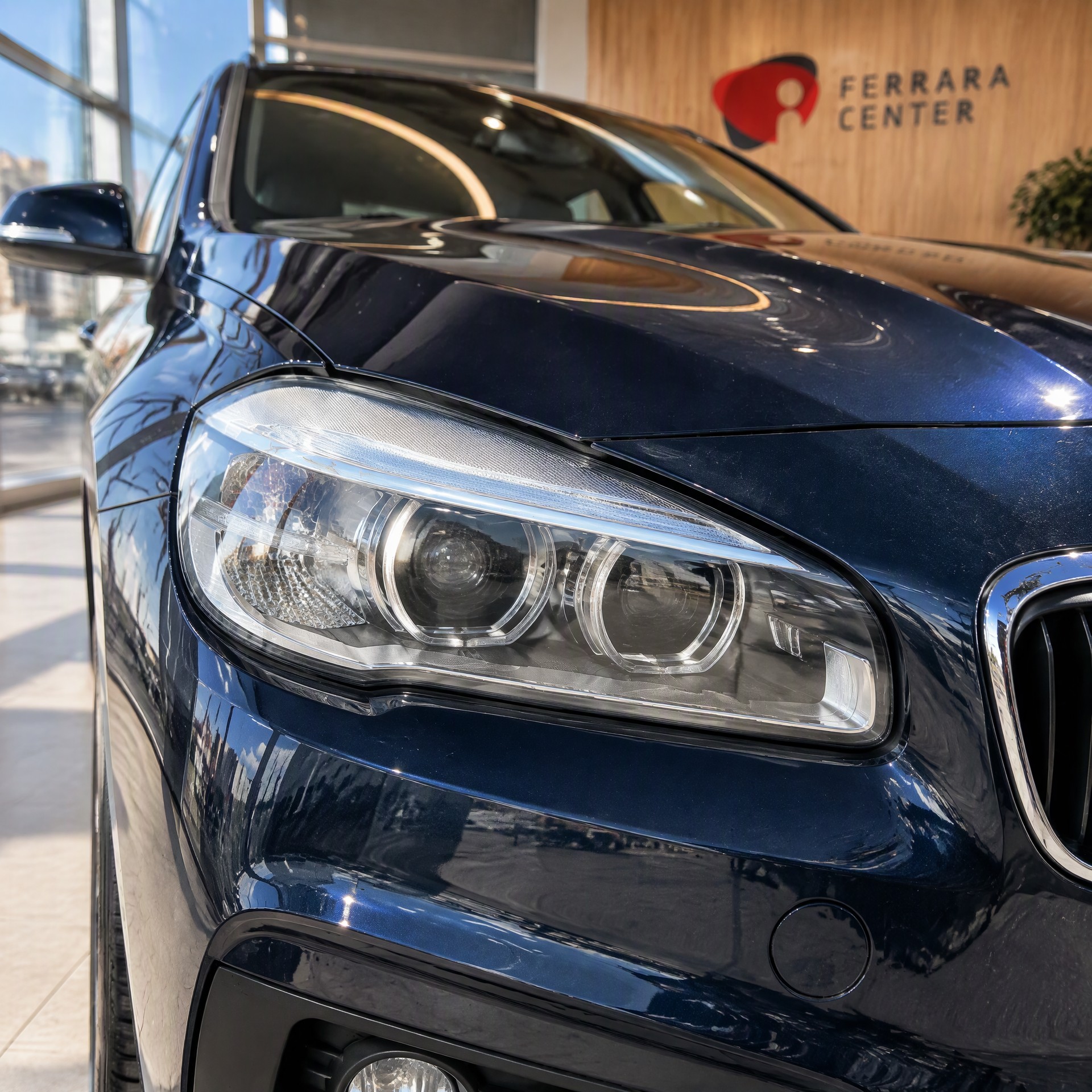 BMW 218i Active Tourer-image-8
