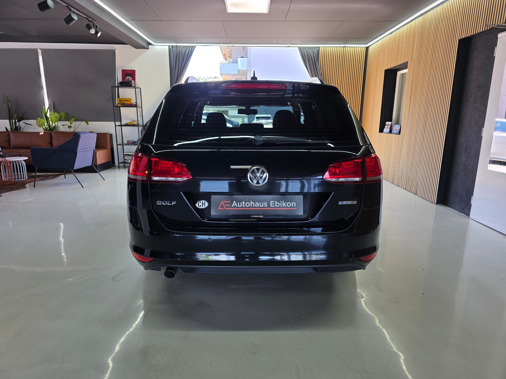 VW Golf Variant 1.6 TDI Comfortline DSG-image-5