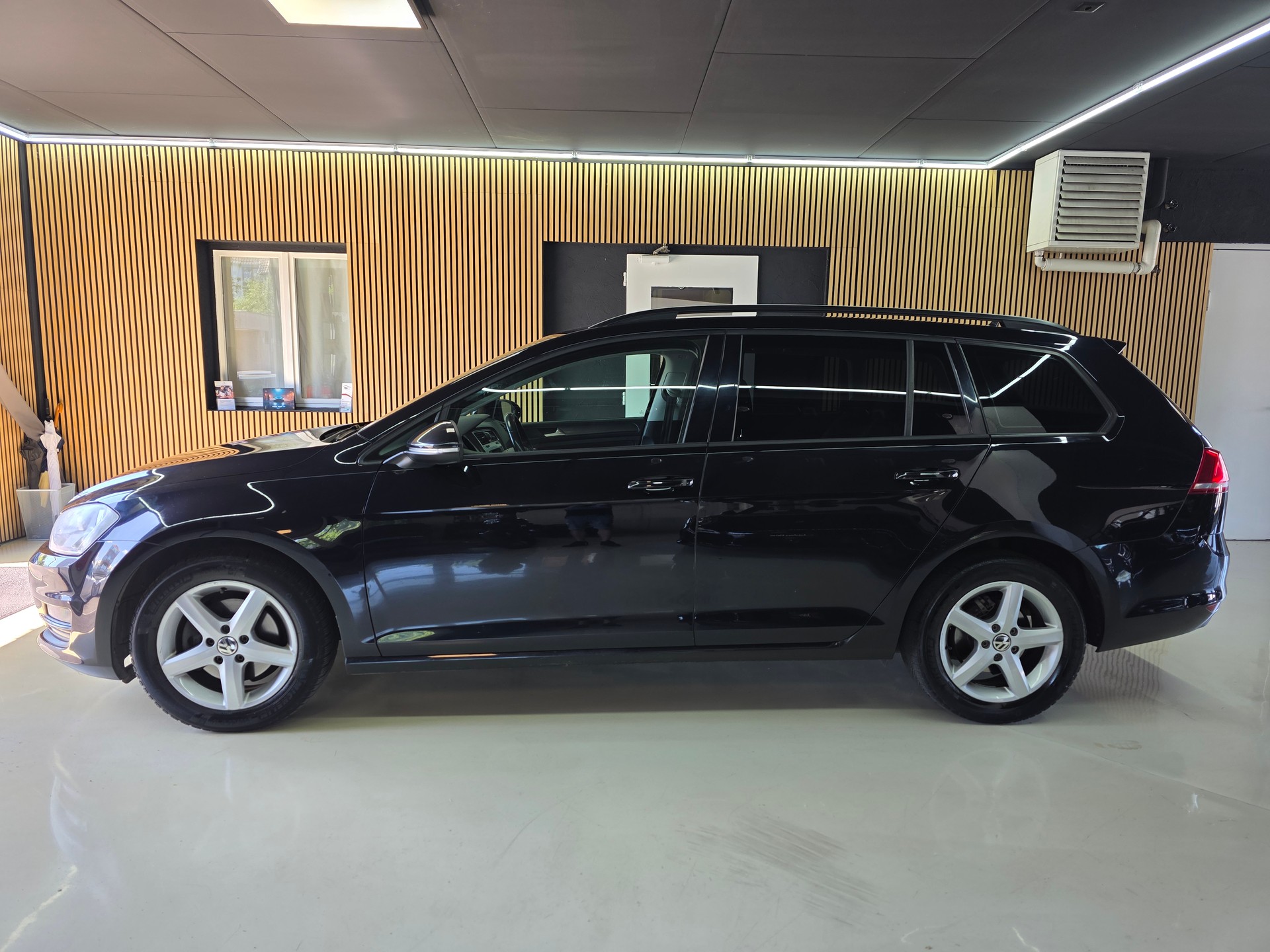 VW Golf Variant 1.6 TDI Comfortline DSG-showroom-element-3