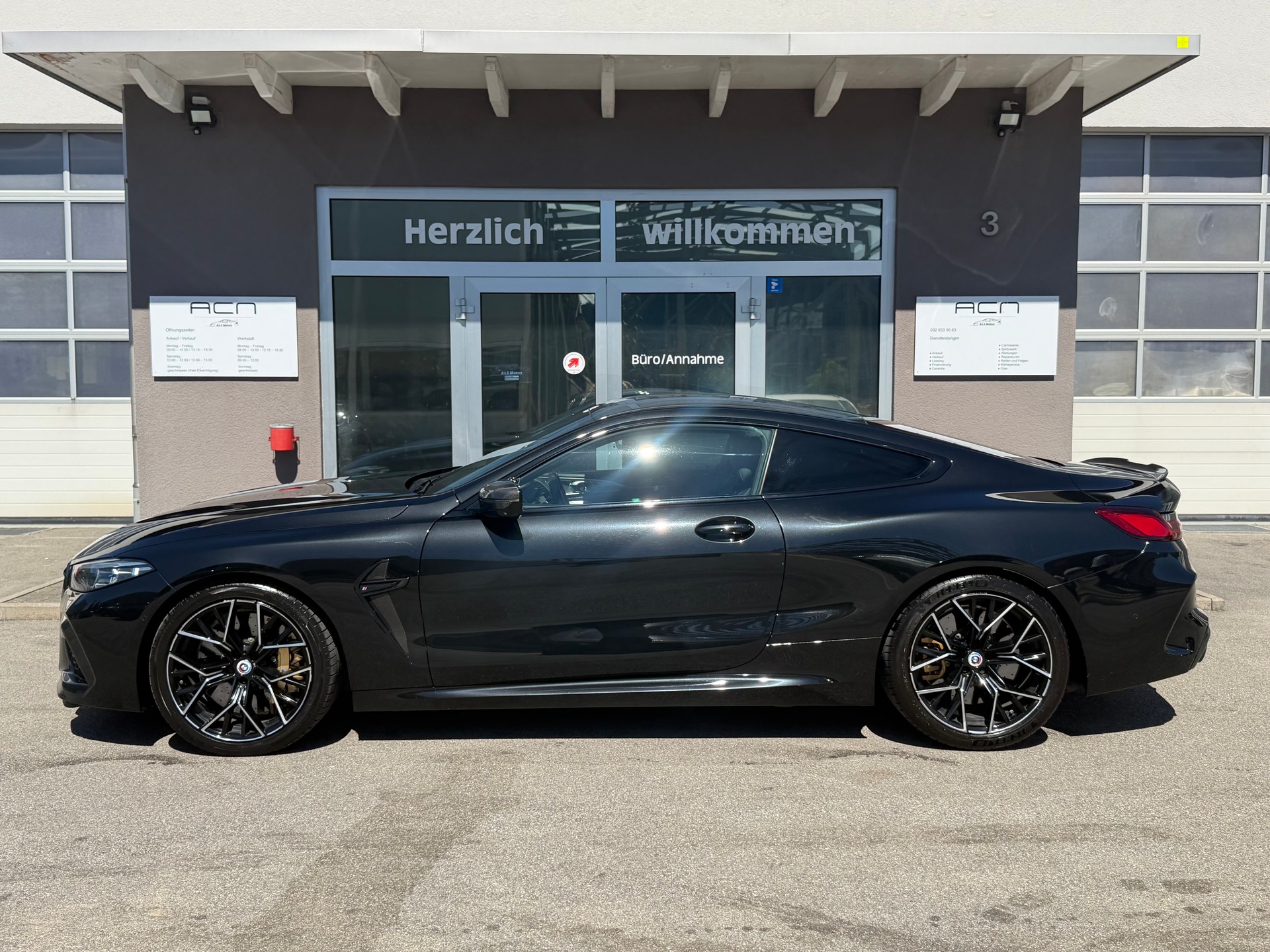BMW M8 xDrive Steptronic M Competition-showroom-element-3