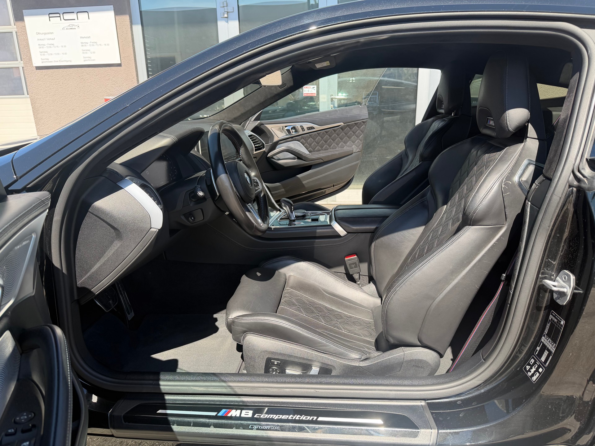 BMW M8 xDrive Steptronic M Competition-image-9