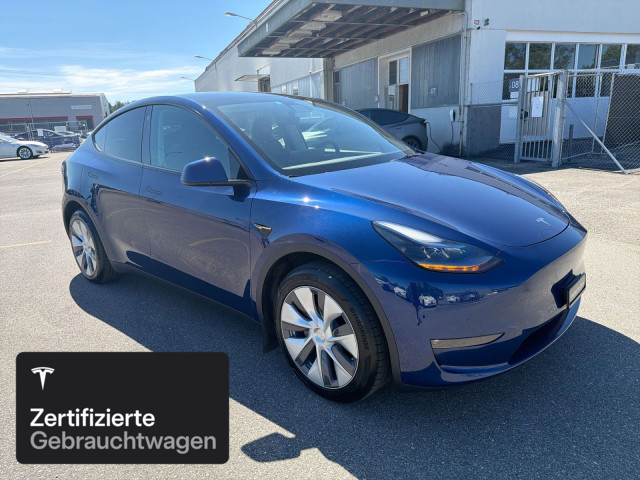 TESLA Model Y Long Range AWD-image-11