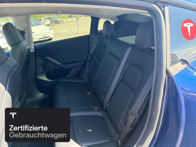 TESLA Model Y Long Range AWD-image-13