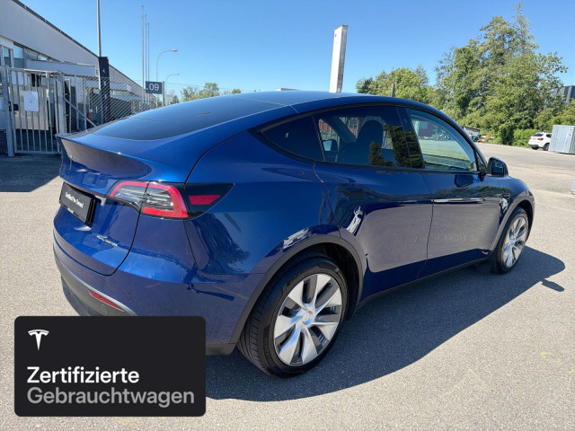 TESLA Model Y Long Range AWD-image-8