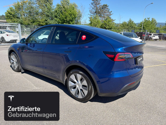 TESLA Model Y Long Range AWD-image-6