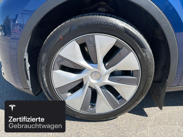 TESLA Model Y Long Range AWD-image-4