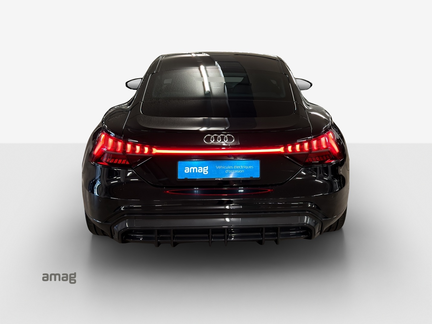 AUDI e-tron GT quattro-image-3