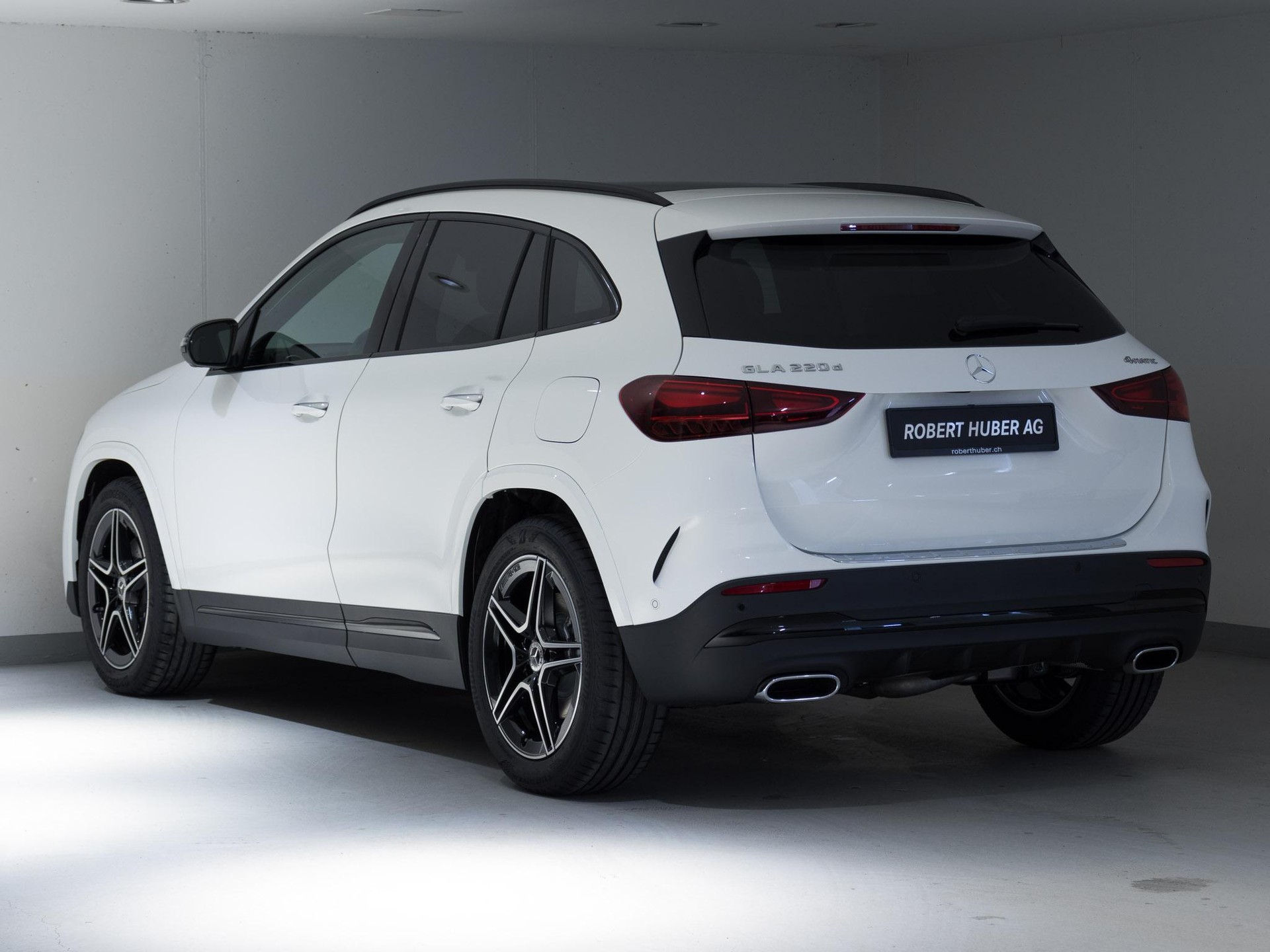 MERCEDES-BENZ GLA 220 d 4MATIC-image-3