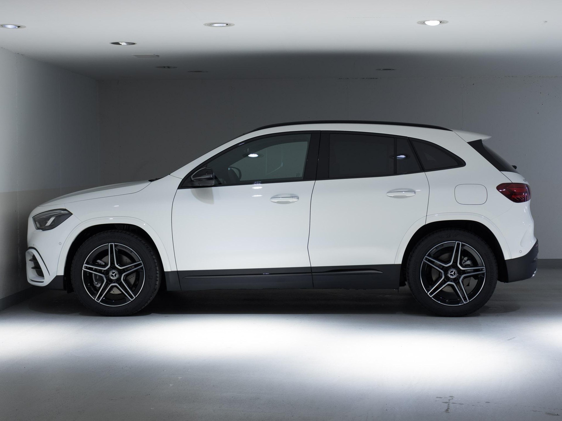 MERCEDES-BENZ GLA 220 d 4MATIC-image-5