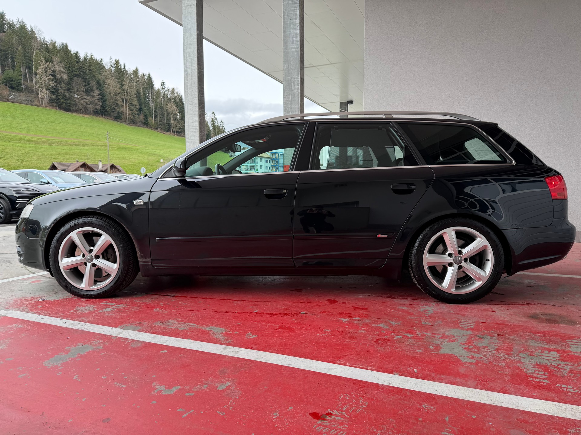 AUDI A4 Avant 3.0 V6 TDI quattro-image-1