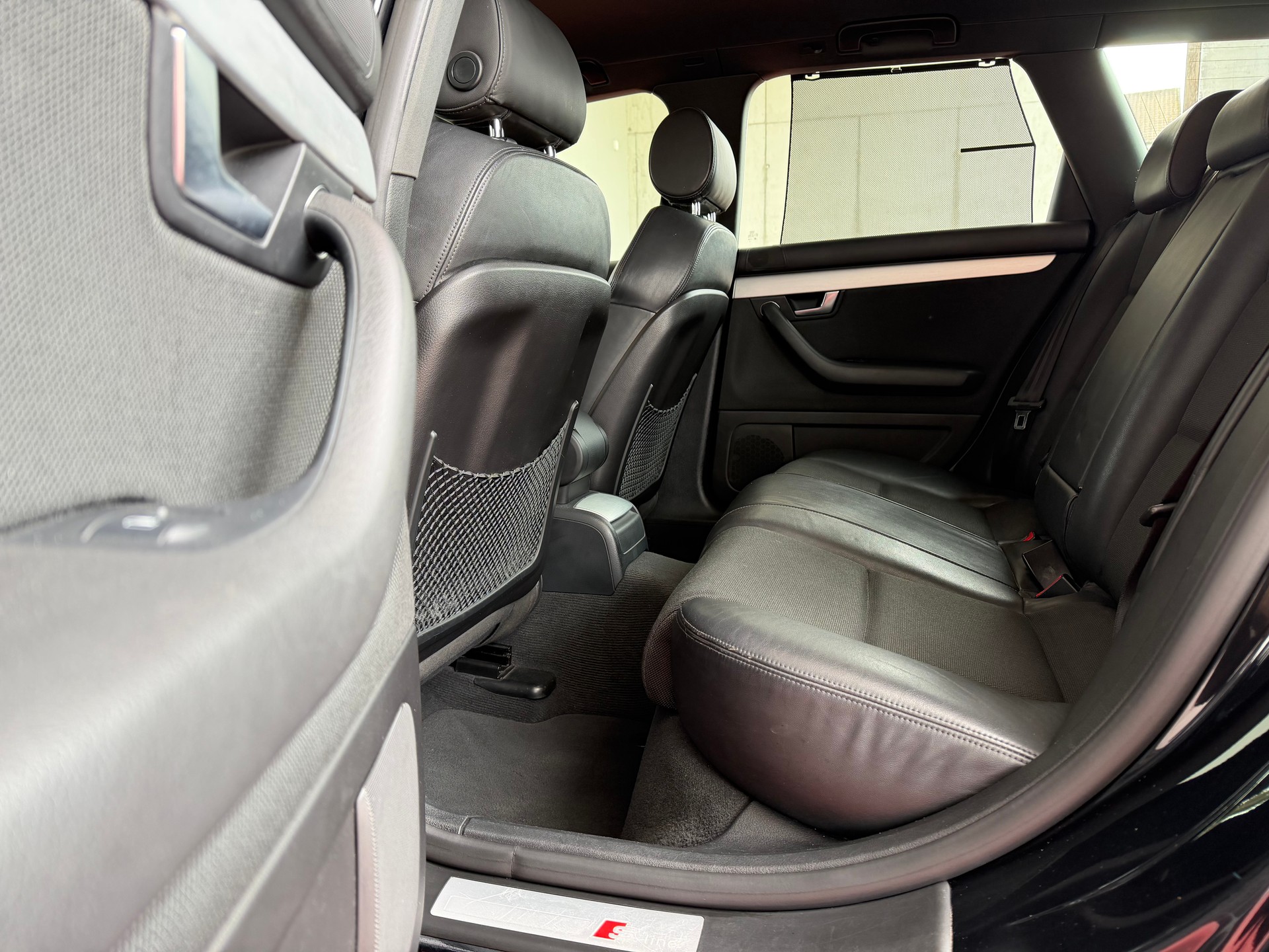 AUDI A4 Avant 3.0 V6 TDI quattro-image-10