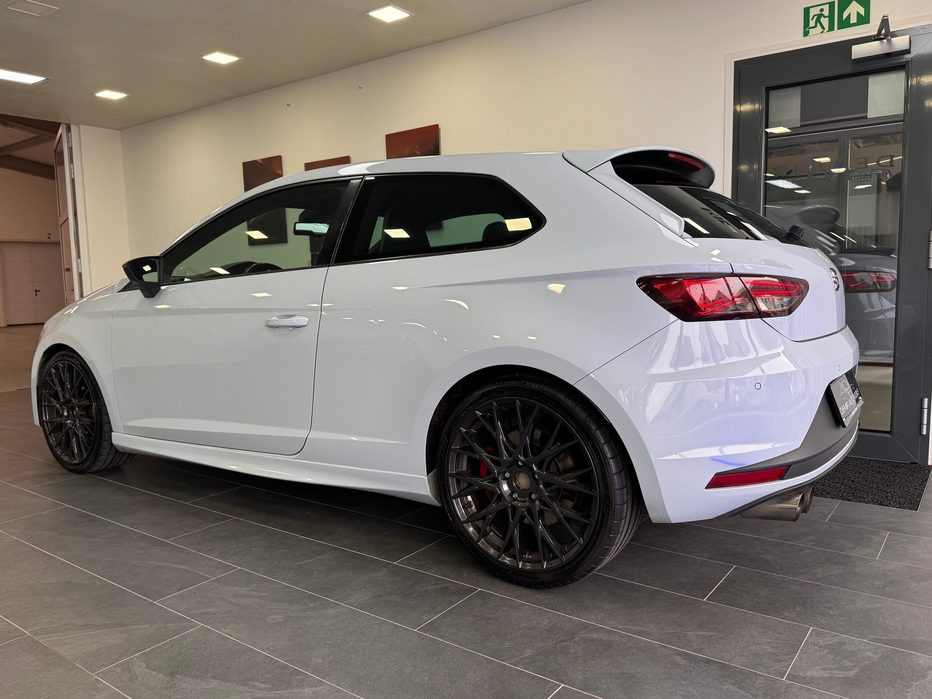 SEAT Leon SC 2.0 TSI Cupra 280 *Schalensitze / RIEGER Auspuffanlage / RIEGER Ansaugung / Pack Black Line / ACC*-image-5
