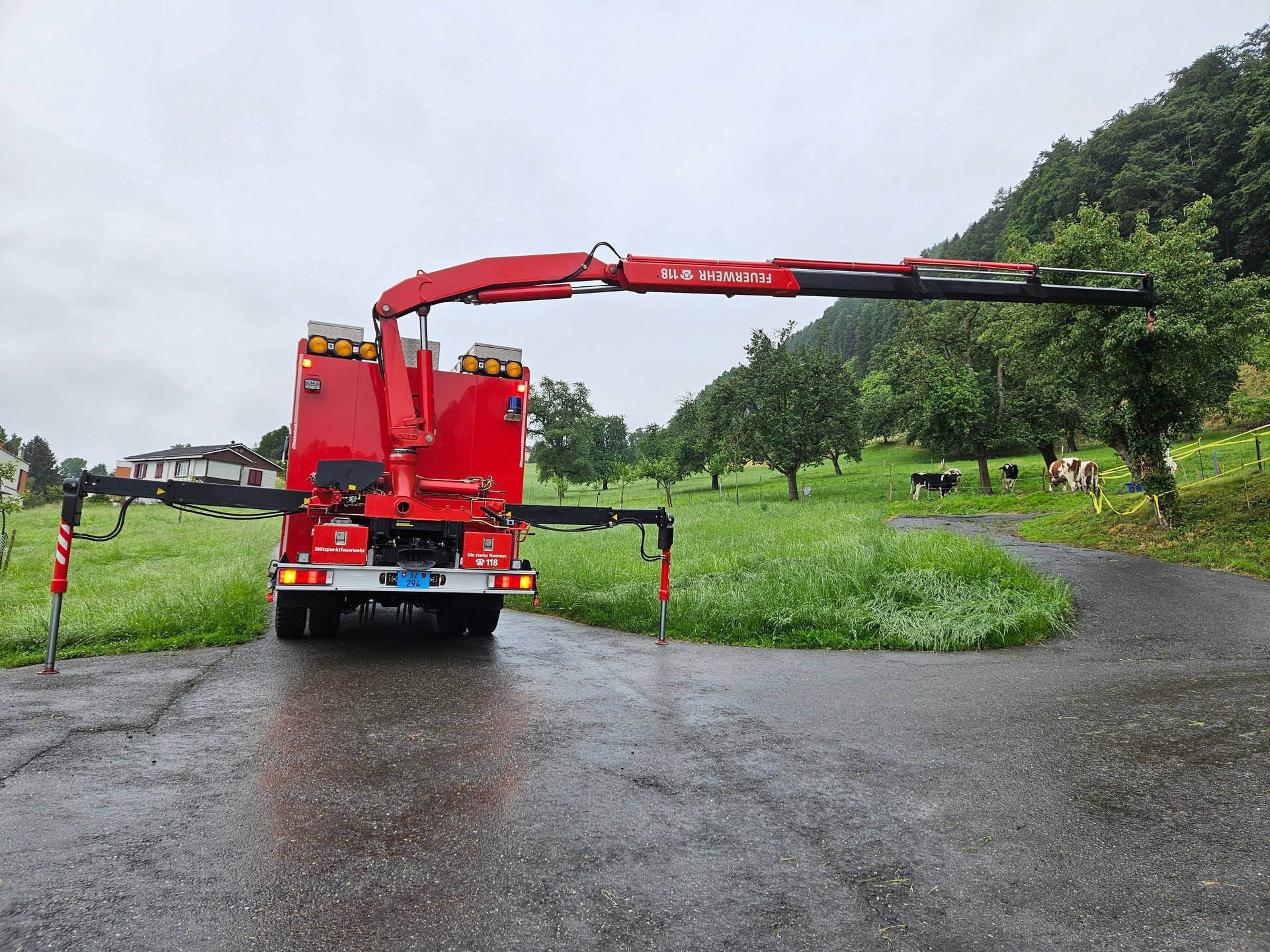 IVECO 190E42 Feuerwehr Kran 4x4 Rüstwagen wie neu-image-2
