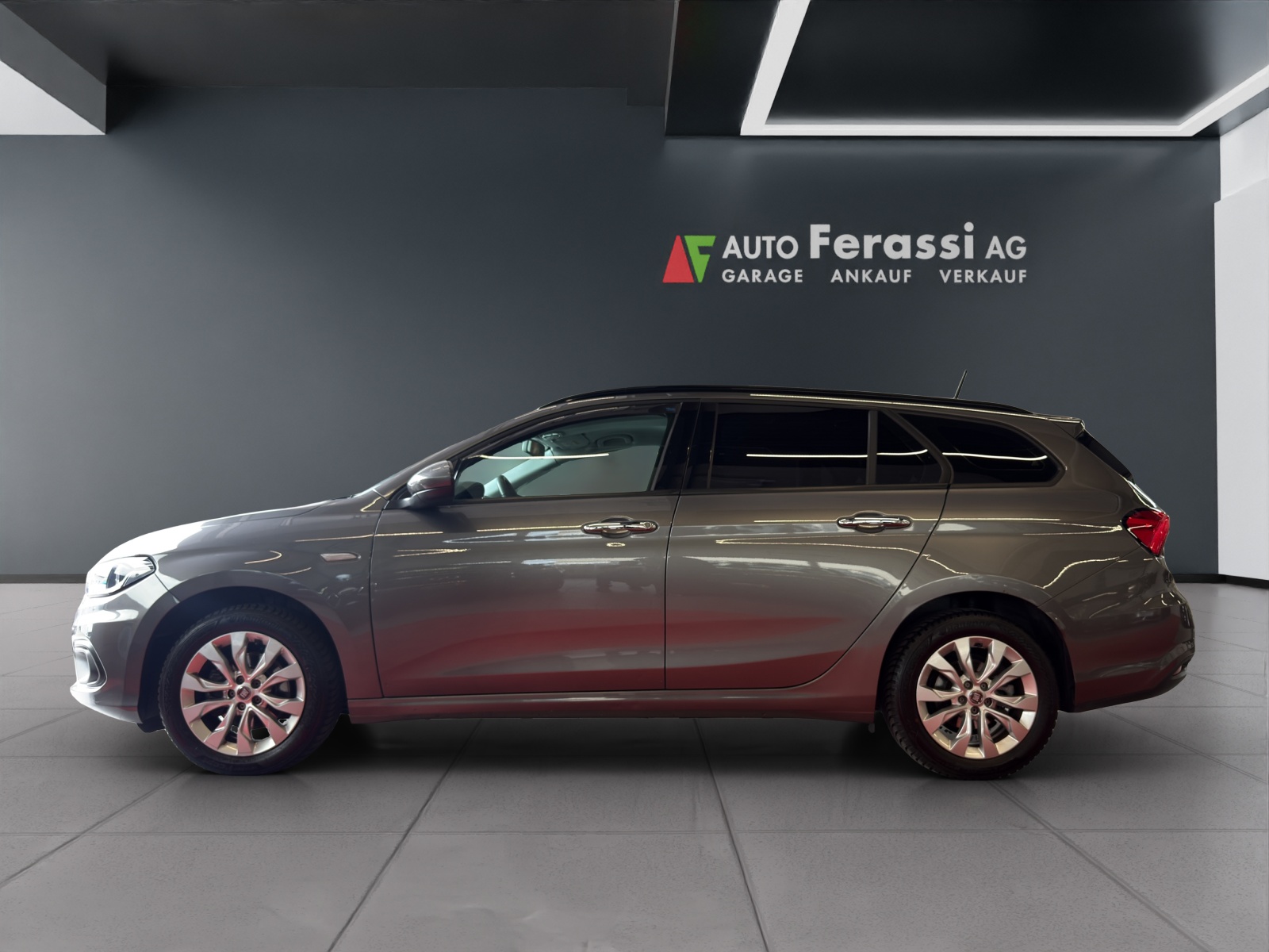 FIAT Tipo 1.6MJ Station Wagon Lounge DCT-showroom-element-1