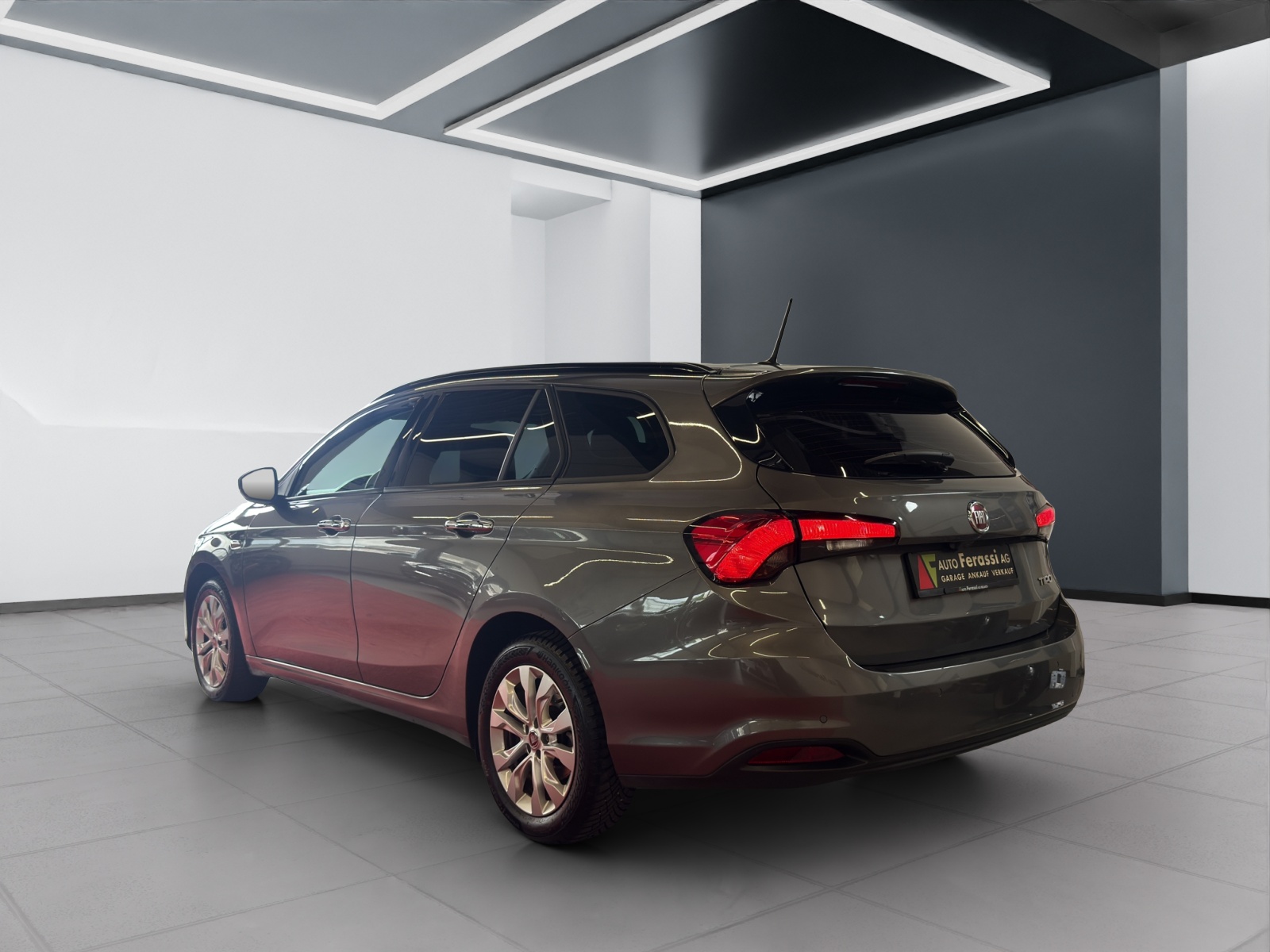 FIAT Tipo 1.6MJ Station Wagon Lounge DCT-showroom-element-3