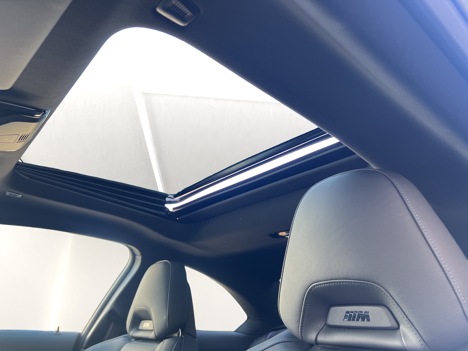 BMW M240i xDrive-image-17
