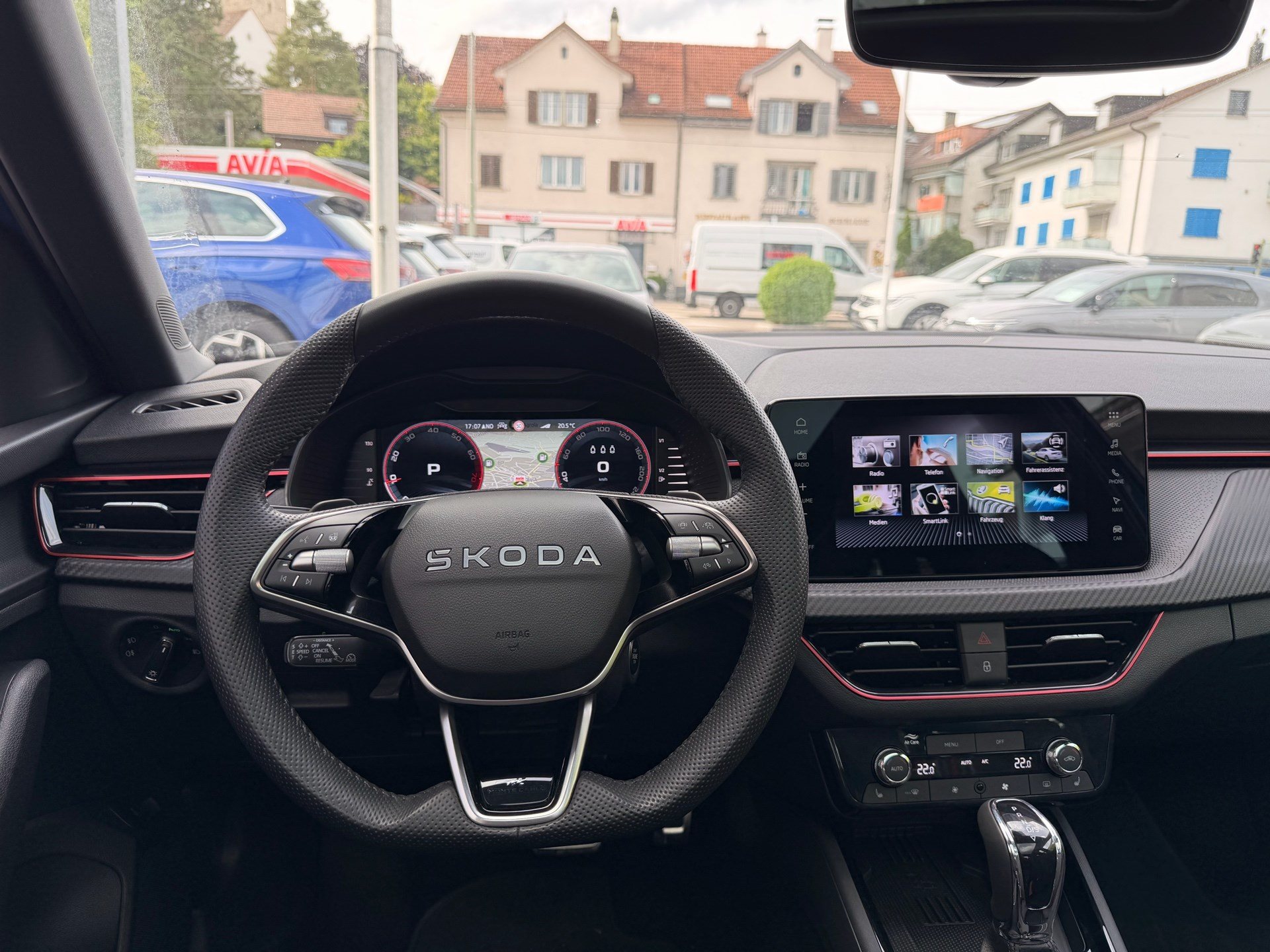 SKODA Kamiq Monte Carlo *** 5 JAHRE SKODA WERKSGARANTIE ***-image-8