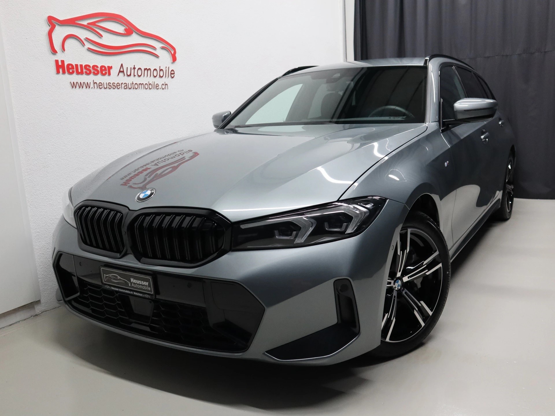 BMW 330i Touring xDrive Steptronic M Sport - Live Cockpit - Navi - Kamera - 245 PS-image-0