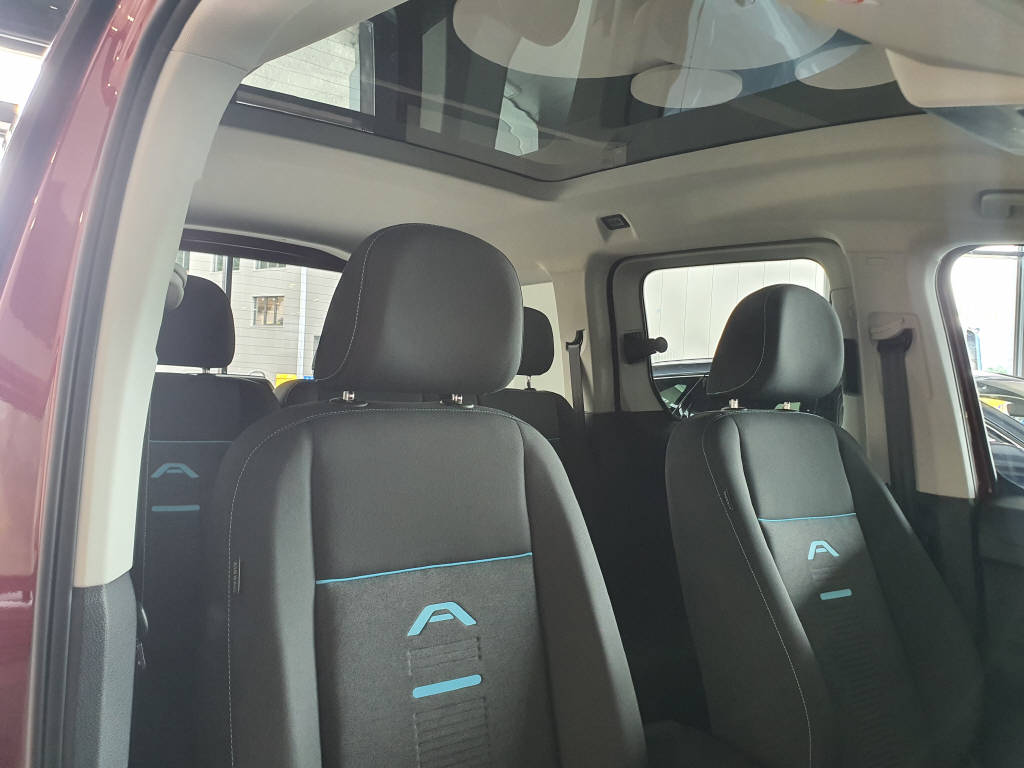 FORD TOURNEO Connect 1.5 EcoBoost 150 Active PHEV-image-15