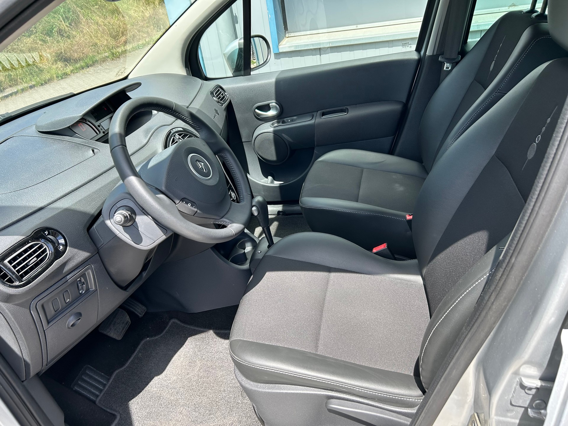 RENAULT Modus 1.6 16V Night&Day Automatic-image-5