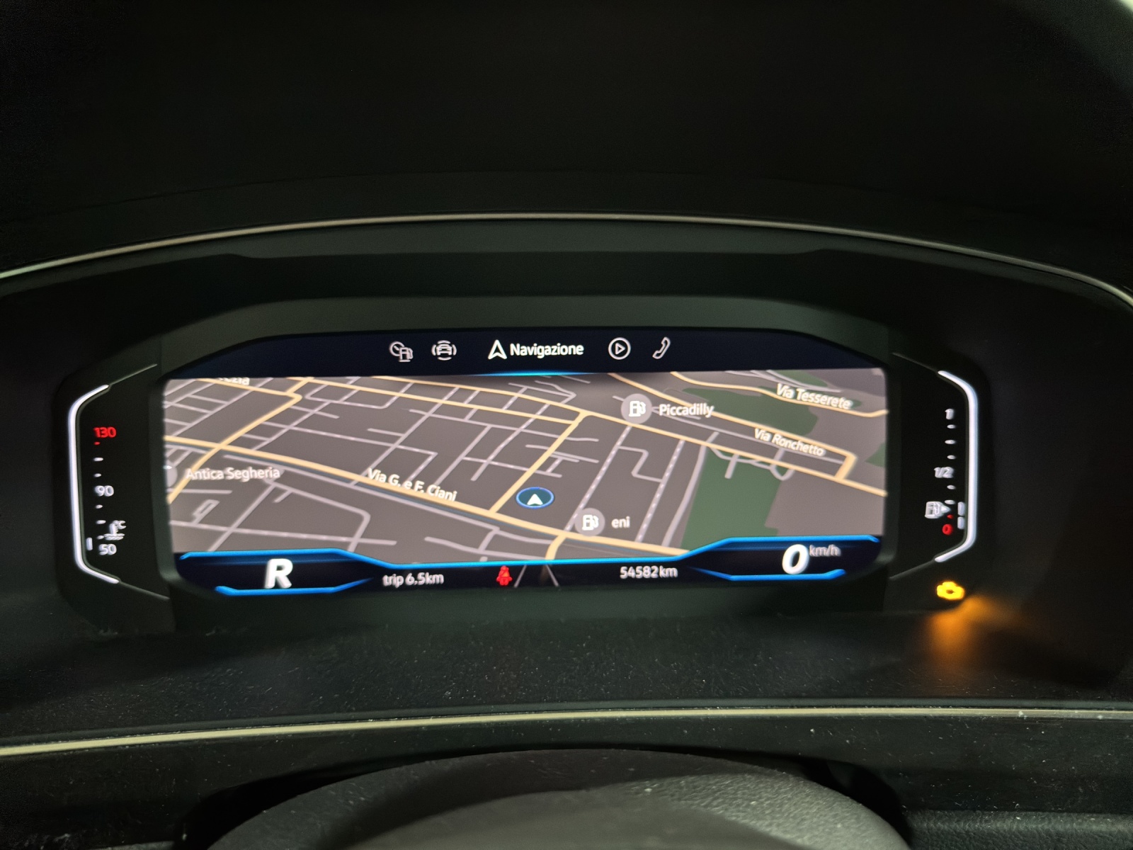 VW Tiguan 2.0 TDI SCR R-Line 4Motion DSG-image-15