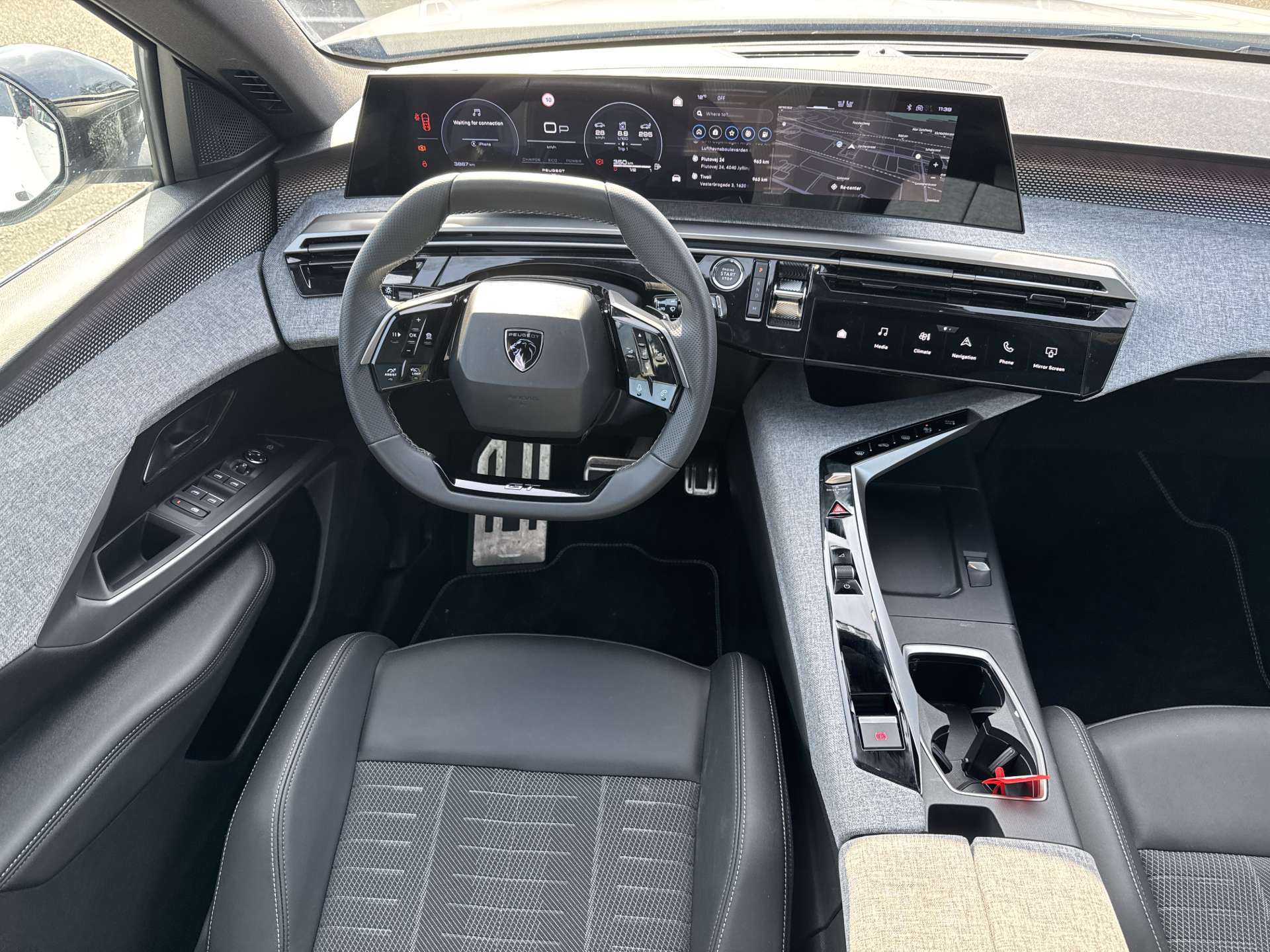 PEUGEOT 5008 145 Hybrid GT 7-Plätzer e-DCS-Automat-image-4