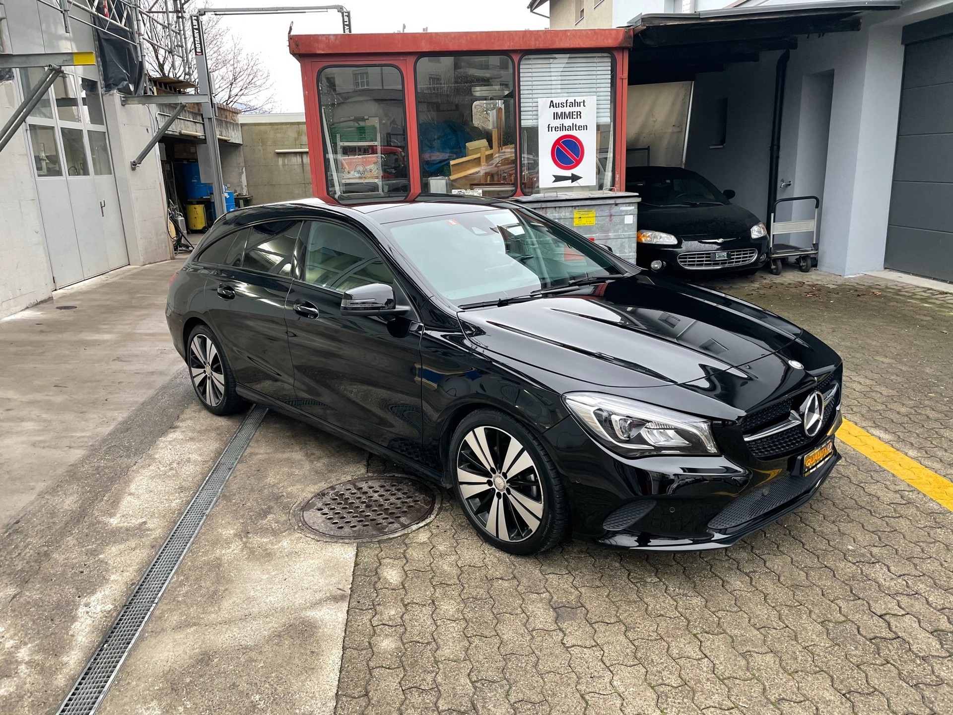 MERCEDES-BENZ CLA 200 Shooting Brake Night Star 7G-DCT-image-0