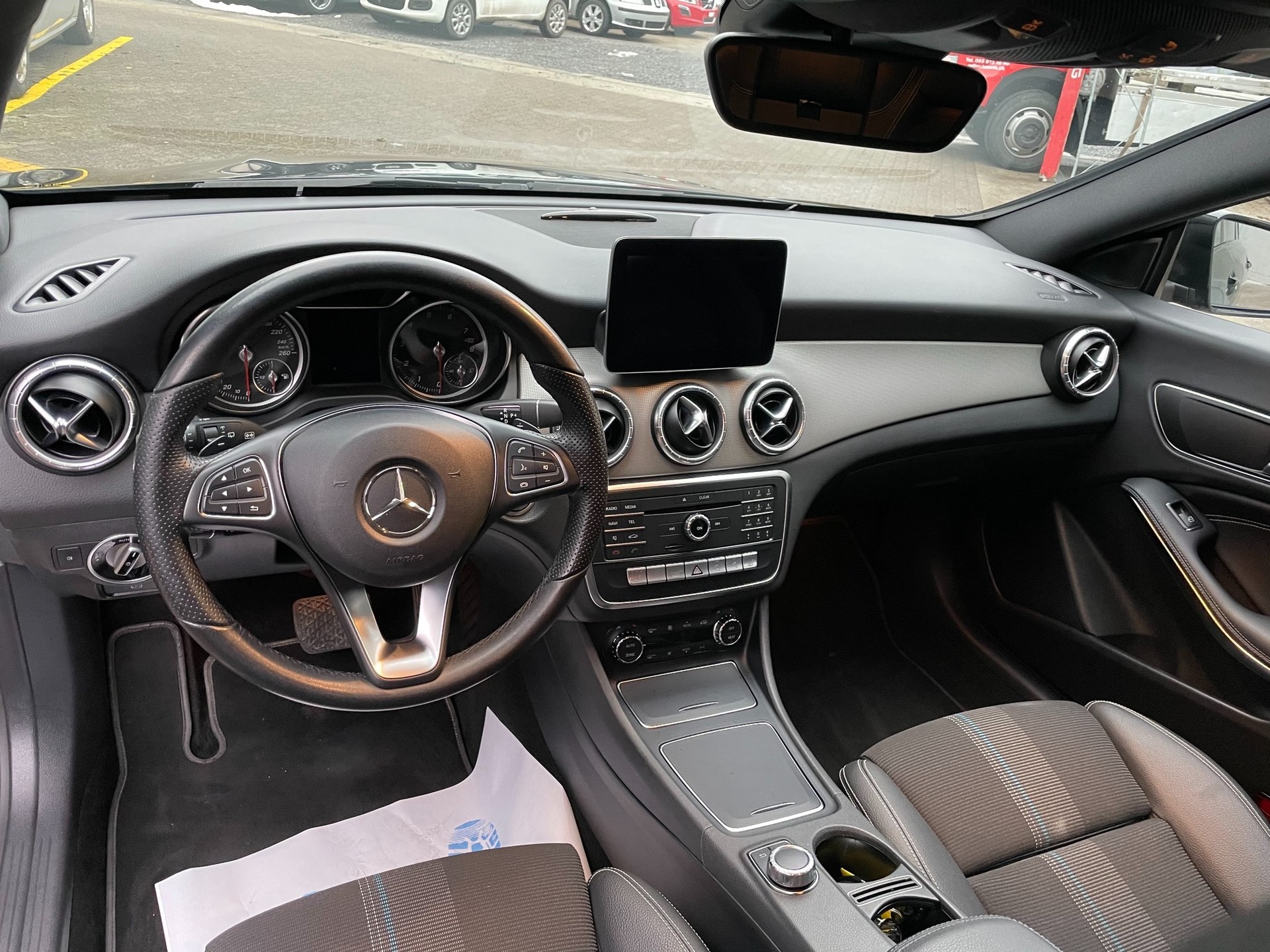 MERCEDES-BENZ CLA 200 Shooting Brake Night Star 7G-DCT-image-9