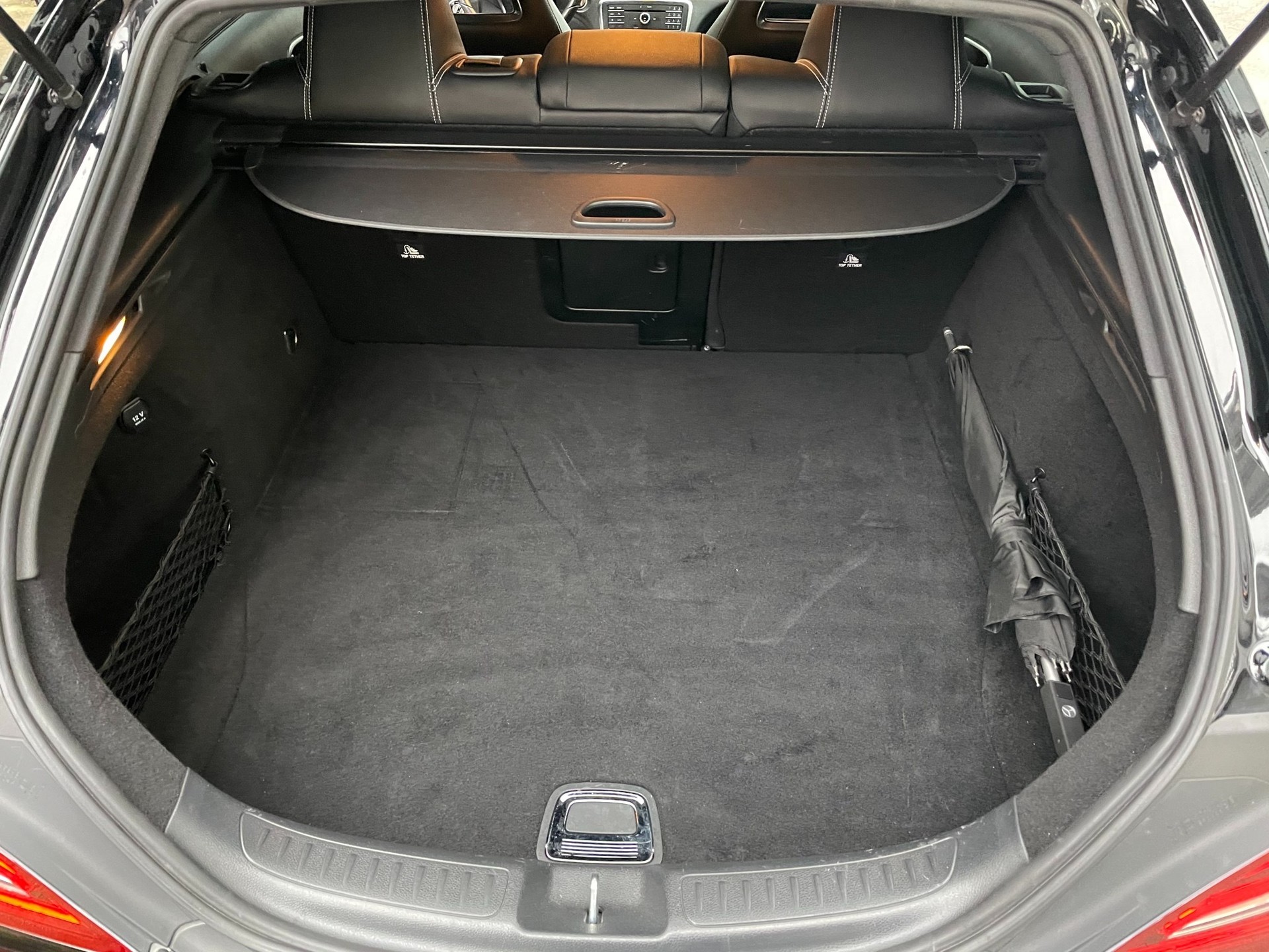 MERCEDES-BENZ CLA 200 Shooting Brake Night Star 7G-DCT-image-11
