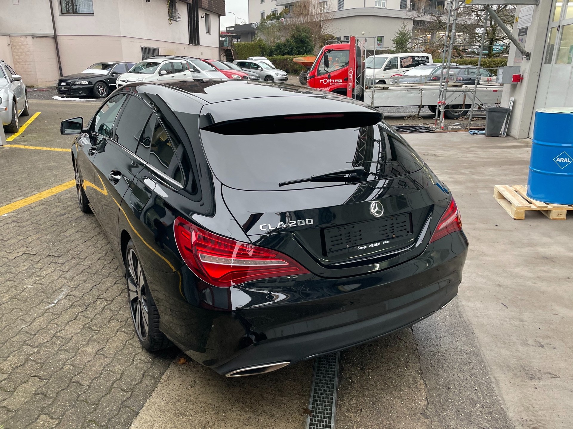 MERCEDES-BENZ CLA 200 Shooting Brake Night Star 7G-DCT-image-3