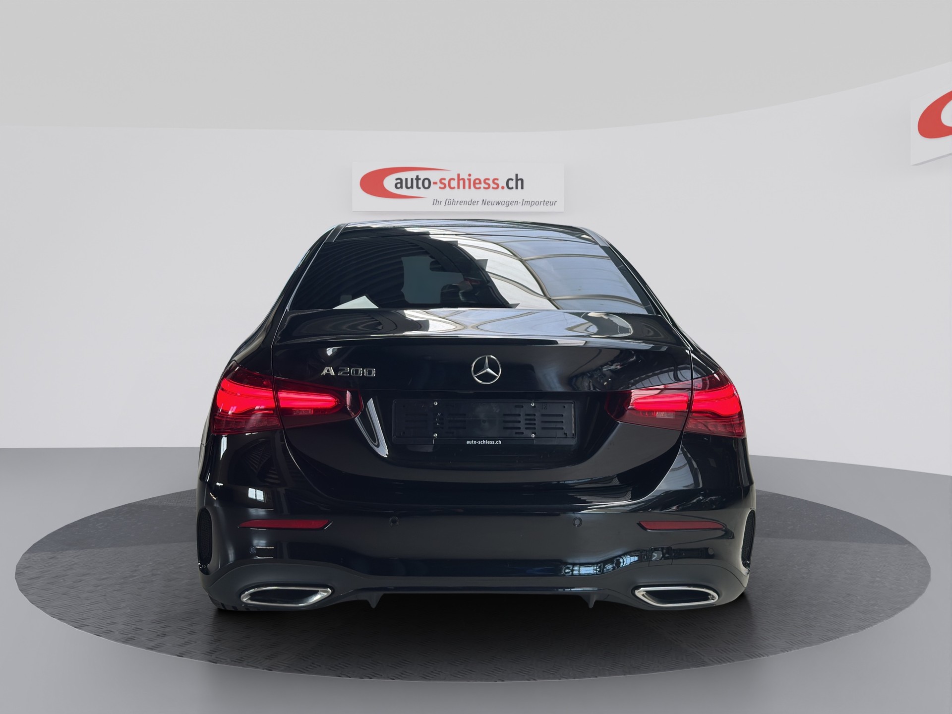 MERCEDES-BENZ A 200 7G-DCT AMG Line Night-image-3