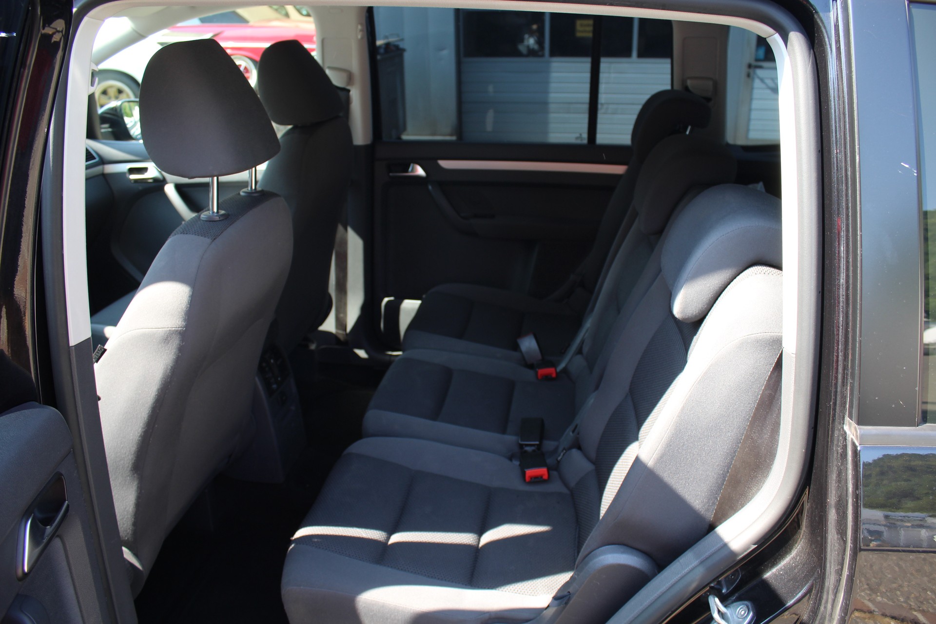 VW Touran 1,6 Blue Motion DSG-image-7