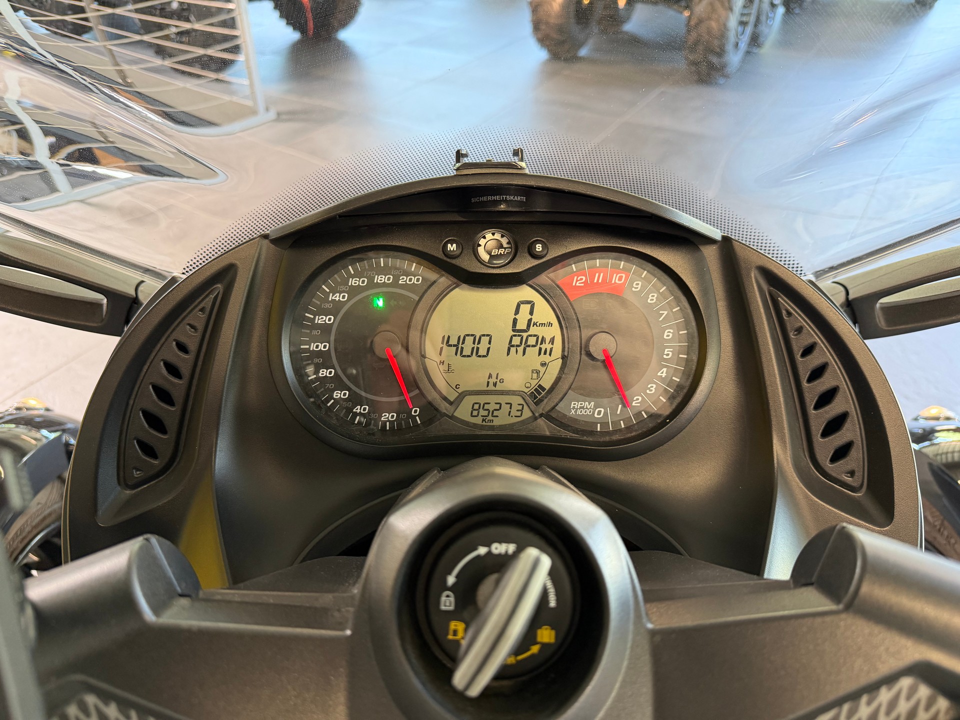 CAN-AM Spyder RS-S SE5-showroom-element-3