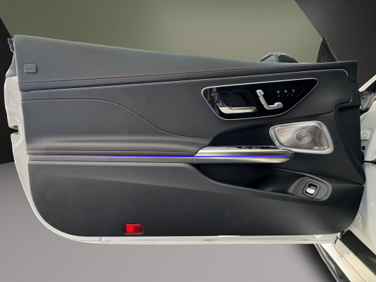 MERCEDES-BENZ CLE AMG 53 Cabrio 4Matic+-image-9