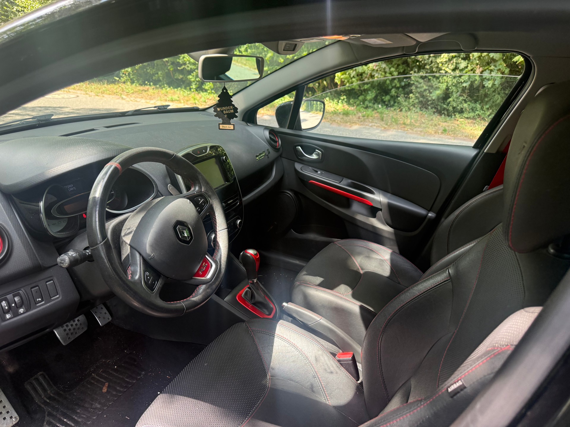 RENAULT Clio 1.6 T RS 200 EDC-image-8