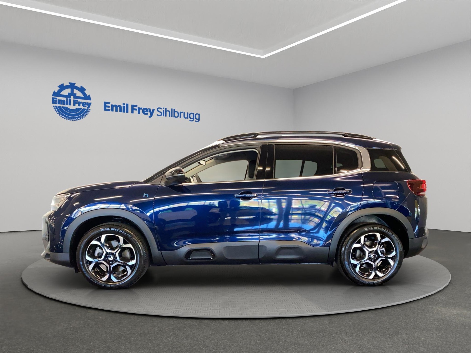 CITROEN C5 Aircross 1.6 Plug-in Hybrid Swiss Edition-image-3