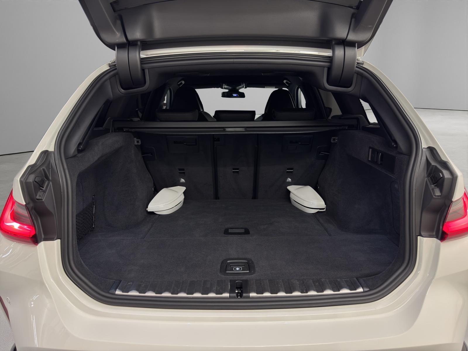 BMW M3 Competition xDrive Touring-image-8