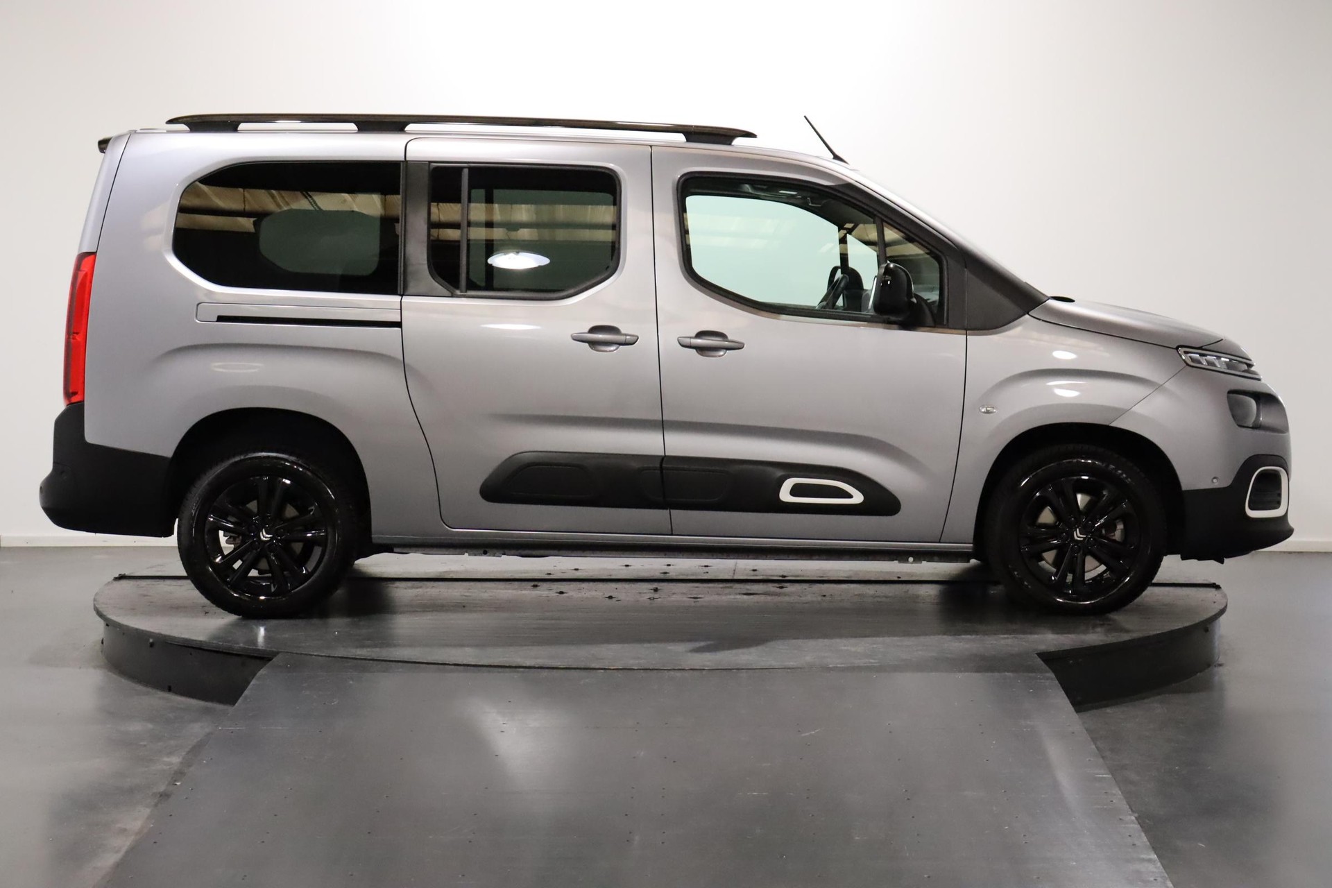 CITROEN Berlingo XL 1.5 BlueHDi 130 Shine-showroom-element-2