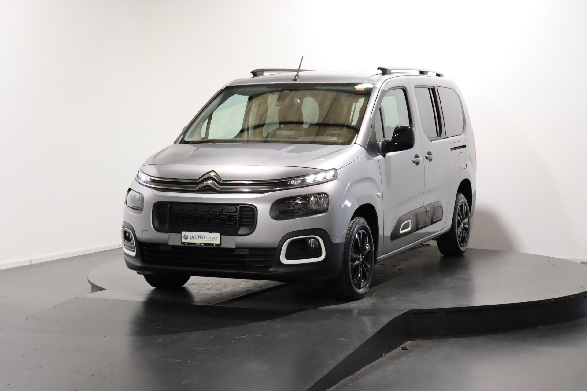 CITROEN Berlingo XL 1.5 BlueHDi 130 Shine-image-0