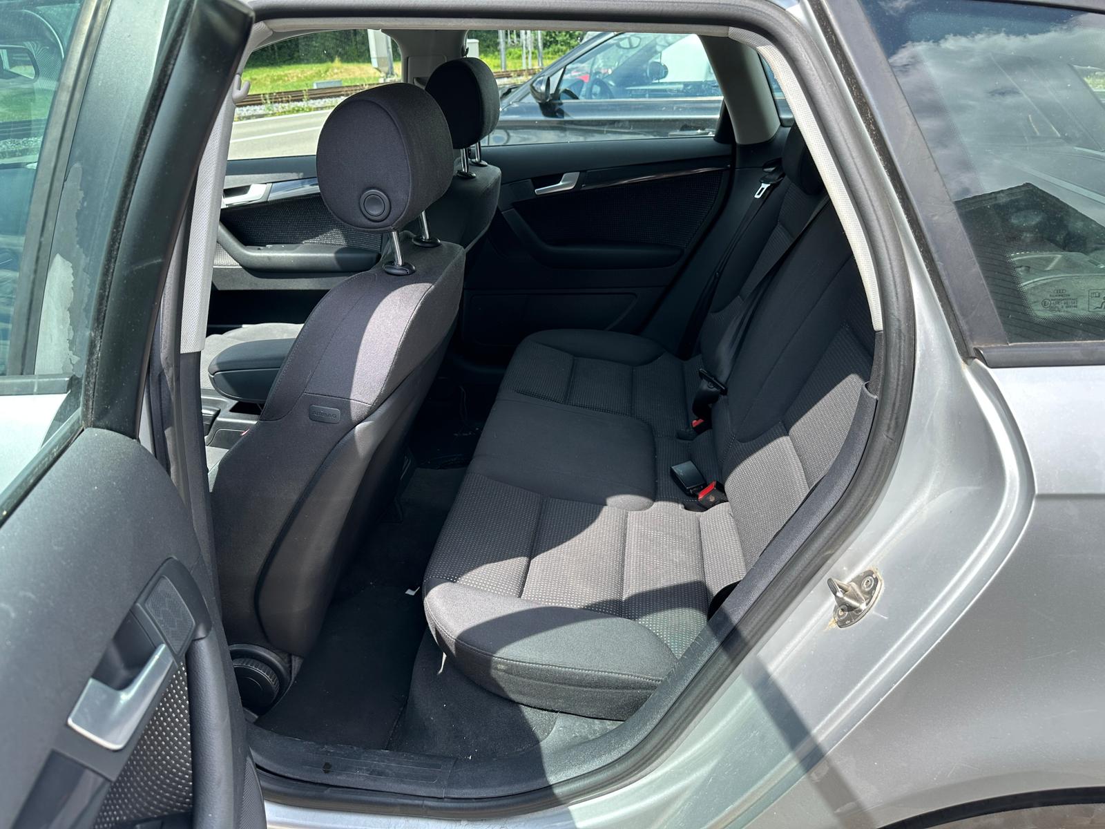 AUDI A3 Sportback 2.0 FSI Ambition-image-9