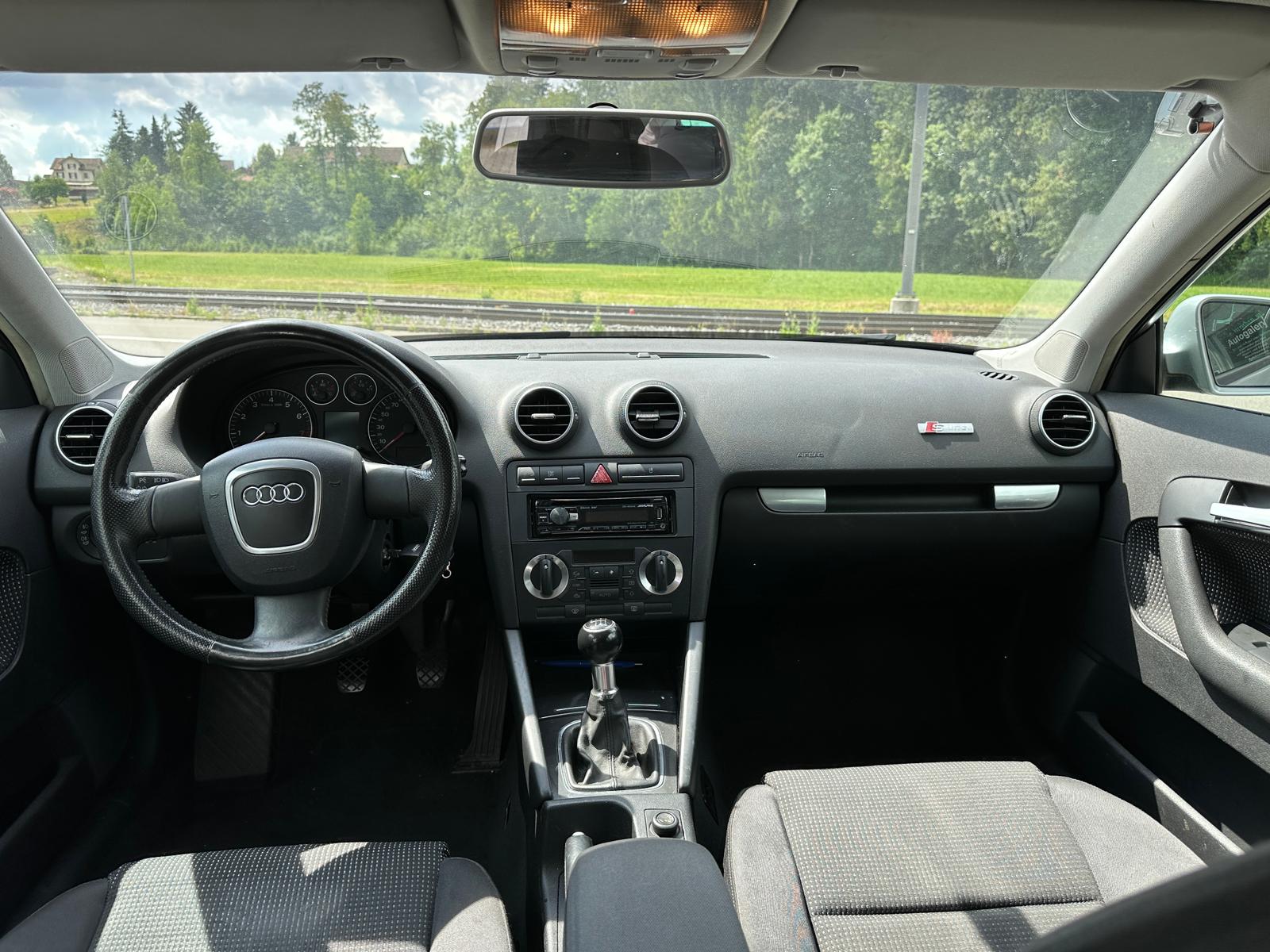 AUDI A3 Sportback 2.0 FSI Ambition-image-7