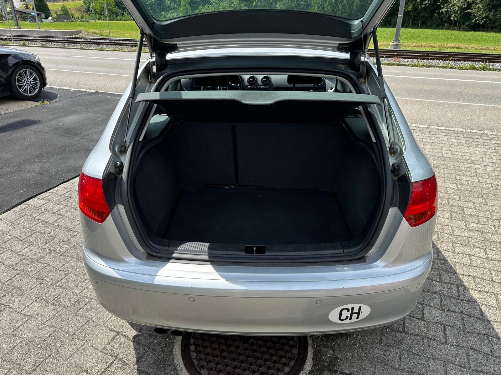 AUDI A3 Sportback 2.0 FSI Ambition-image-4