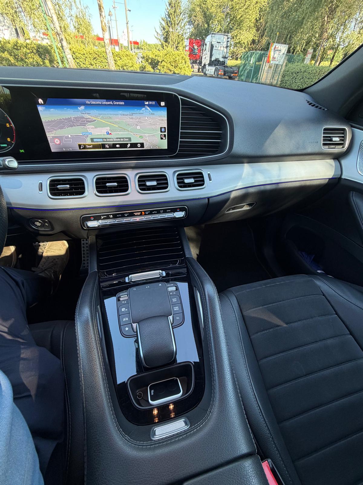 MERCEDES-BENZ GLE 300-image-8