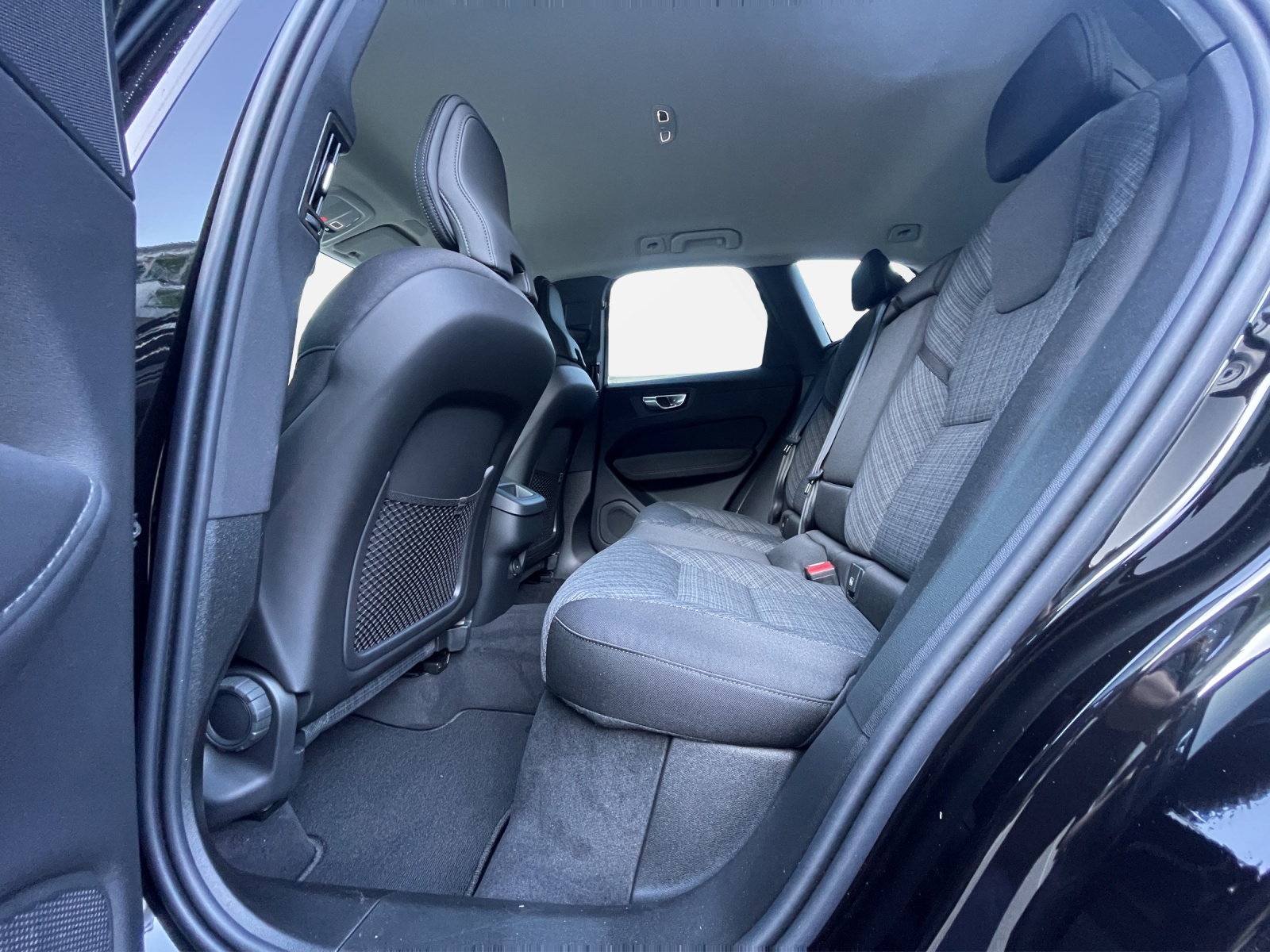 VOLVO XC60 2.0 B5 MH Core AWD-image-13