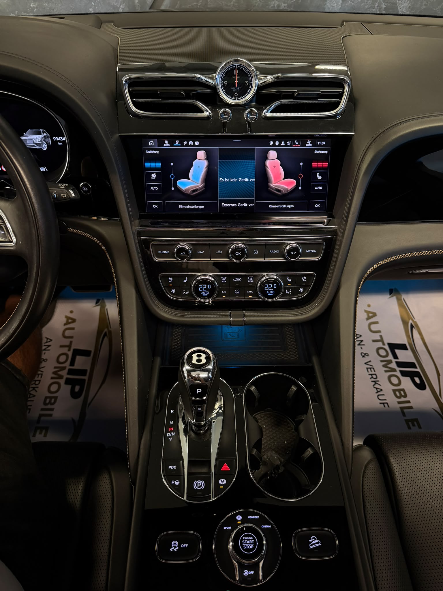 BENTLEY Bentayga V8-image-18