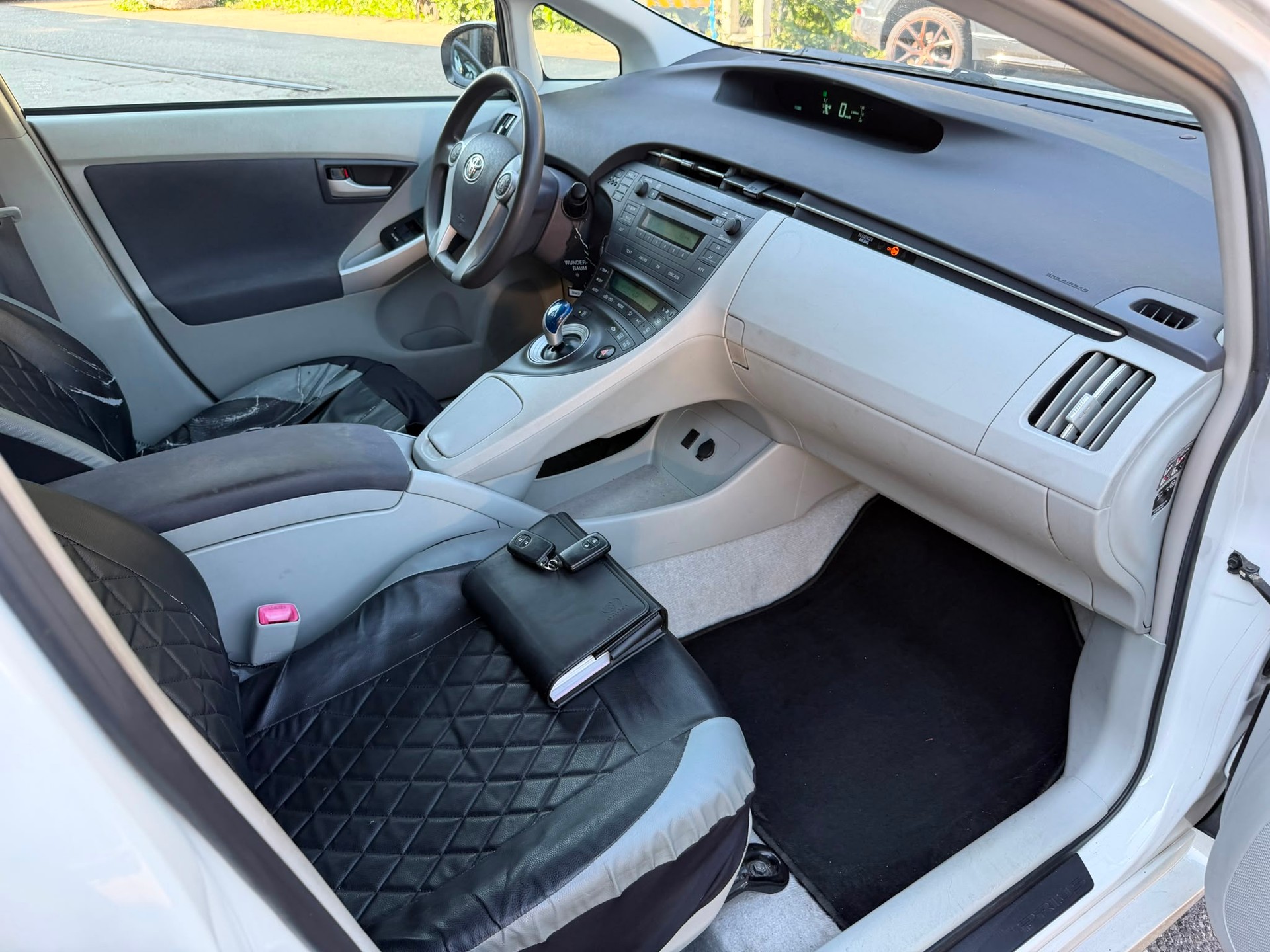 TOYOTA Prius 1.8 16V HSD Sol-image-7