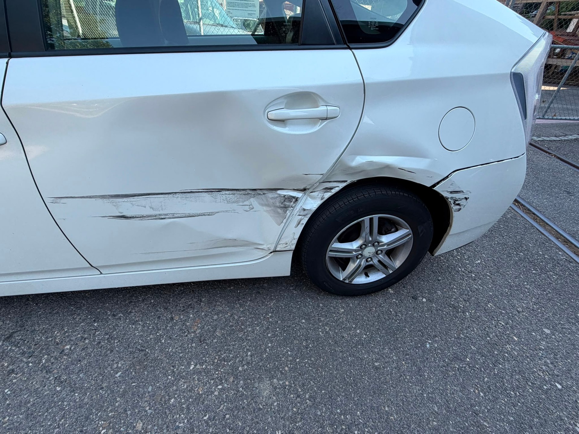 TOYOTA Prius 1.8 16V HSD Sol-image-2
